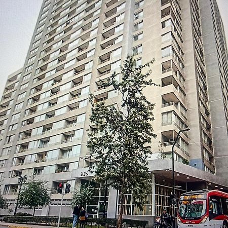 Cerca Movistar Arena Y A Pasos Del Metro Universidad De Chile Con Estacionamiento Σαντιάγκο Εξωτερικό φωτογραφία